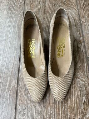 Salvatore Ferragamo Neutral Beige Textured Pointed-Toe Pumps- 6.5B